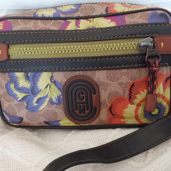 Coach Floral Patterned Crossbody Bag - Picture 6 of 16
